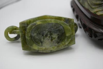 Chine - Grand vase couvert en serpentine verte 2
