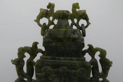 Chine - Grand vase couvert en serpentine verte 2