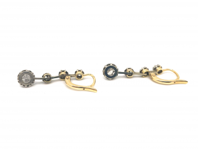 Boucles d’oreilles dormeuses pendantes diamants en or jaune et blanc 2