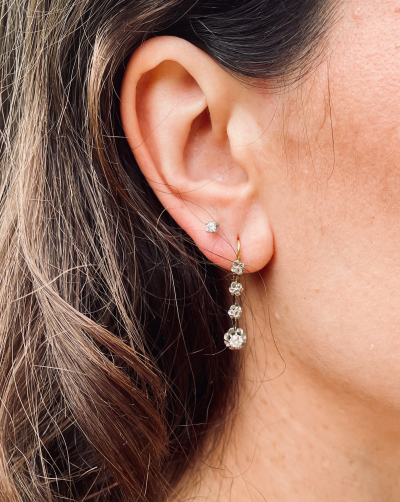 Boucles d’oreilles dormeuses pendantes diamants en or jaune et blanc 2
