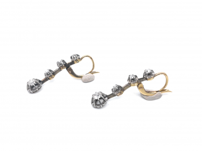 Boucles d’oreilles dormeuses pendantes diamants en or jaune et blanc 2