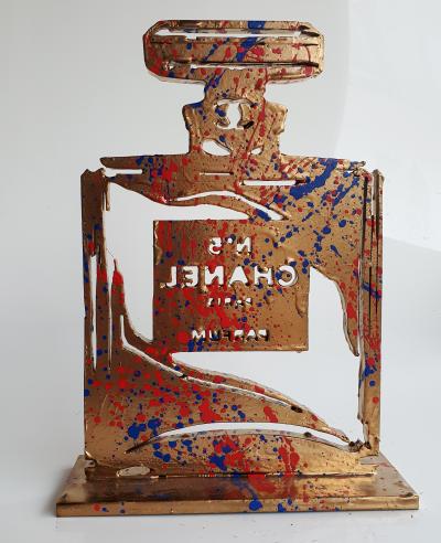 SPACO -  Five N5 Chanel gold , 2024 - Sculpture pop street art 2