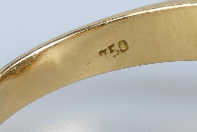 Bague  en or jaune 18 cts, ornée d’un saphir et de diamants 2