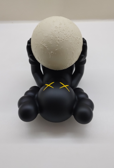 KAWS - HOLIDAY SHANGHAI - Figure black - Figurine 2