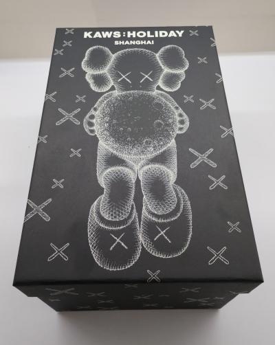 KAWS - HOLIDAY SHANGHAI - Figure black - Figurine 2
