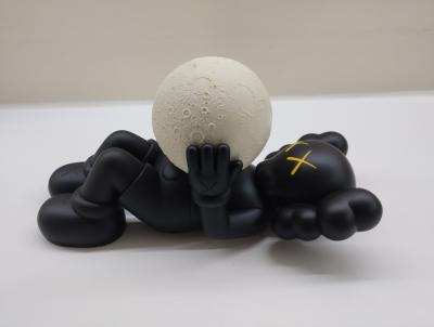 KAWS - HOLIDAY SHANGHAI - Figure black - Figurine 2