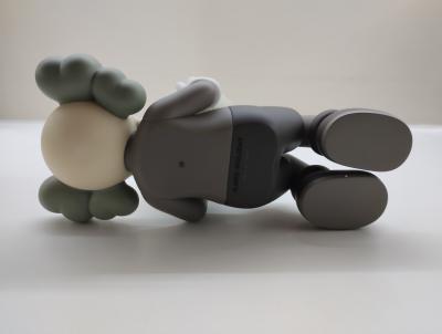 KAWS - Holiday Shanghai (Brown) - figurine 2
