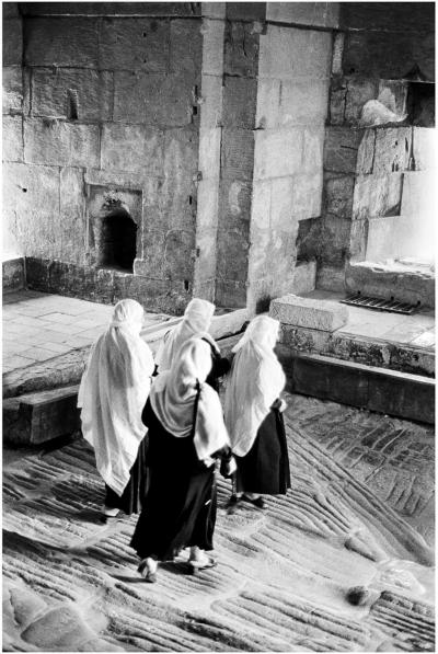 Michel Eisenlohr - Alep, Citadelle, les quatre femmes - Tirage argentique