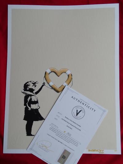Banksy x Post Modern Vandal - Girl With Heart Shaped Float (Gold) 2021 - Impression pigmentaire 2