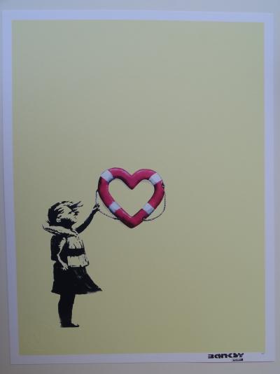 Banksy x Post Modern Vandal - Girl With Heart Shaped Float (Gold), 2021 - Impression pigmentaire 2