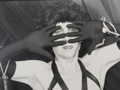 Irina IONESCO : Travesti à la badine - Tirage argentique original 2