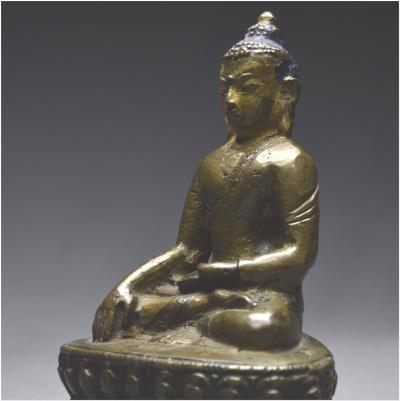 Tibet occidental, XIIIème-XIVème siècle, Représentation de Bouddha en bronze à patine brune 2