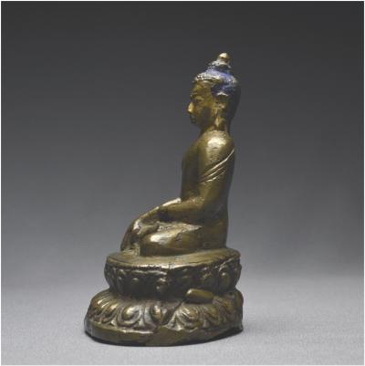 Tibet occidental, XIIIème-XIVème siècle, Représentation de Bouddha en bronze à patine brune 2