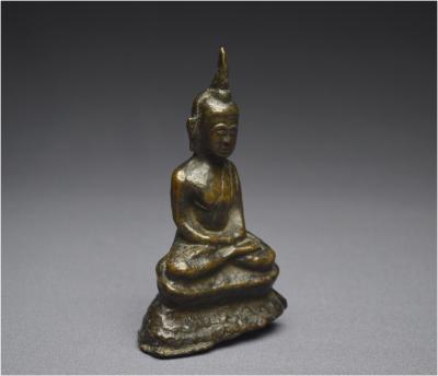 Cambodge, XVIIIème - XIXème siècle, Bouddha en bronze en position de méditation 2