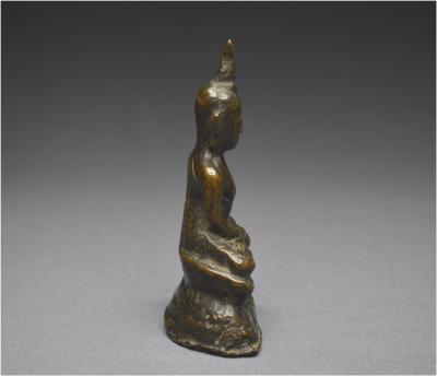 Cambodge, XVIIIème - XIXème siècle, Bouddha en bronze en position de méditation 2