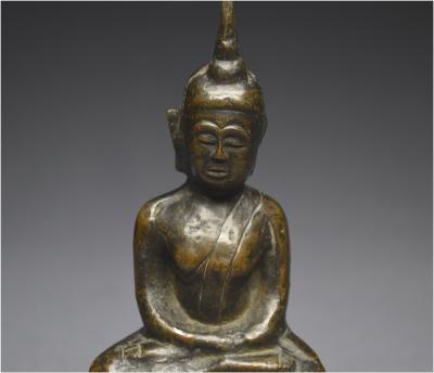 Cambodge, XVIIIème - XIXème siècle, Bouddha en bronze en position de méditation 2