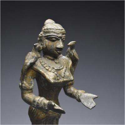 Inde, XIXème siècle, Statuette en bronze représentant Lakshmi 2