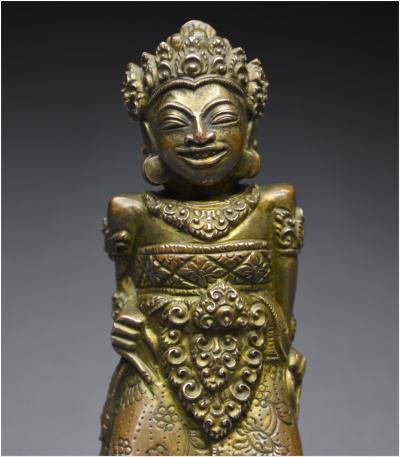 Indonésie, Bali, XVIème - XVIIème siècle, Manche de kriss anthropomorphe en alliage cuivreux 2