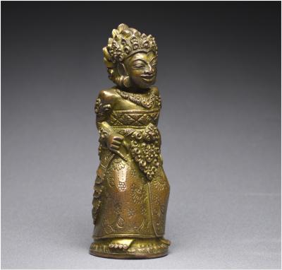Indonésie, Bali, XVIème - XVIIème siècle, Manche de kriss anthropomorphe en alliage cuivreux 2