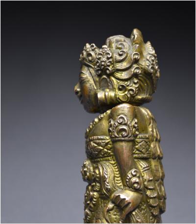 Indonésie, Bali, XVIème - XVIIème siècle, Manche de kriss anthropomorphe en alliage cuivreux 2