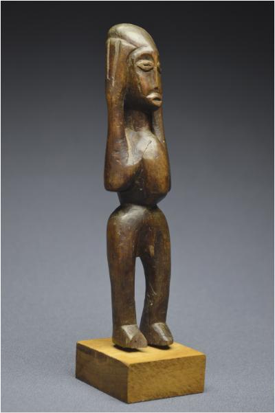 République Démocratique du Congo (ex Zaïre), Peuple Lega, Société du Bwami, Milieu du XXème siècle, Ancien fétiche anthropomorphe Katanda à patine brillante 2