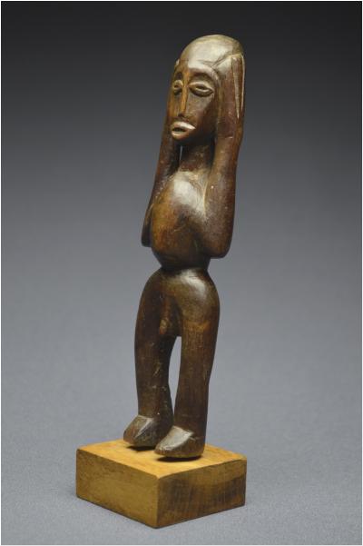 République Démocratique du Congo (ex Zaïre), Peuple Lega, Société du Bwami, Milieu du XXème siècle, Ancien fétiche anthropomorphe Katanda à patine brillante 2