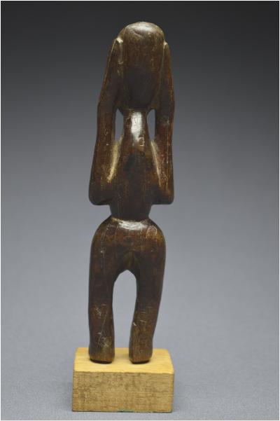 République Démocratique du Congo (ex Zaïre), Peuple Lega, Société du Bwami, Milieu du XXème siècle, Ancien fétiche anthropomorphe Katanda à patine brillante 2