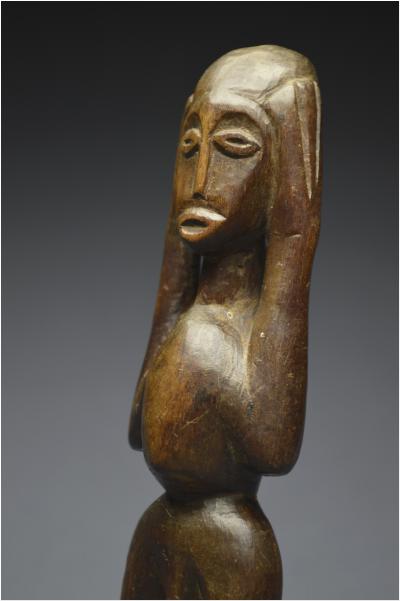République Démocratique du Congo (ex Zaïre), Peuple Lega, Société du Bwami, Milieu du XXème siècle, Ancien fétiche anthropomorphe Katanda à patine brillante 2