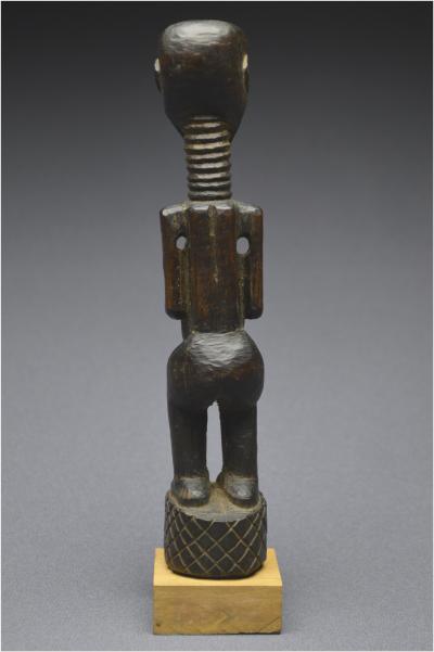 République Démocratique du Congo (ex Zaïre), Peuple Songye, Milieu du XXème siècle, Ancien fétiche anthropomorphe à patine sombre 2