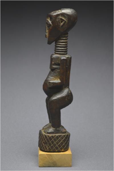 République Démocratique du Congo (ex Zaïre), Peuple Songye, Milieu du XXème siècle, Ancien fétiche anthropomorphe à patine sombre 2