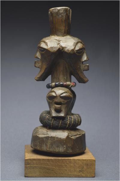 République Démocratique du Congo (ex Zaïre), Peuple Songye, Milieu du XXème siècle, Ancien fétiche janiforme Nkisi à patine brillante 2