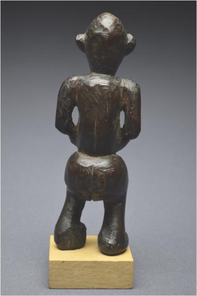 Tanzanie, Peuple Zigwa, Milieu du XXème siècle, Ancienne statuette anthropomorphe à patine brillante 2