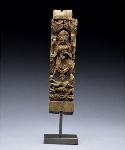 Népal, XVIème - XVIIème siècle, Sculpture de Kali en bois sous son aspect Chamunda 2