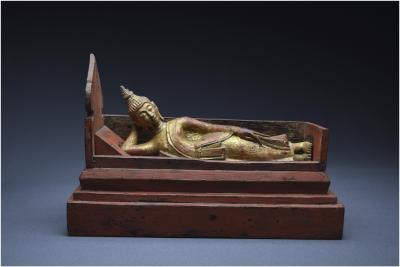 Ancien Royaume de Siam, XIXème siècle, Représentation de Bouddha couché en bois laqué et doré