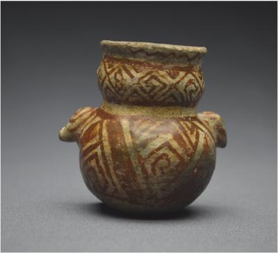 Mexique, 800 – 1500 ap J. –C., Culture Huastèque, Petit vase anthropomorphe à potions, Céramique à engobe crème et rouge café 2