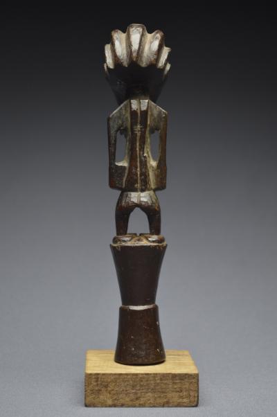 République Démocratique du Congo (ex Zaïre), Peuple Songye, Milieu du XXème siècle, Ancien fétiche anthropomorphe à patine sombre brillante 2
