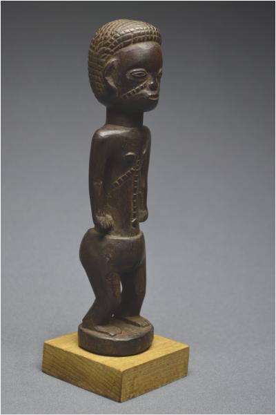 République Démocratique du Congo (ex Zaïre), Peuple Tabwa, Milieu du XXème siècle, Ancienne statuette anthropomorphe à patine sombre brillante 2
