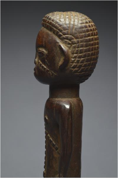 République Démocratique du Congo (ex Zaïre), Peuple Tabwa, Milieu du XXème siècle, Ancienne statuette anthropomorphe à patine sombre brillante 2
