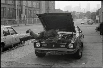 Claude Vesco - New York, Ford Mustang, 1980  - Tirage argentique signé et numéroté 3/7 2