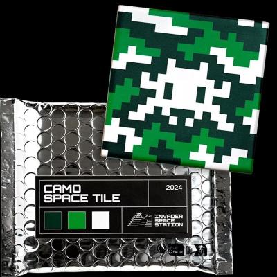 INVADER, Space Tile - Carreau de céramique vert et blanc - 2024 2