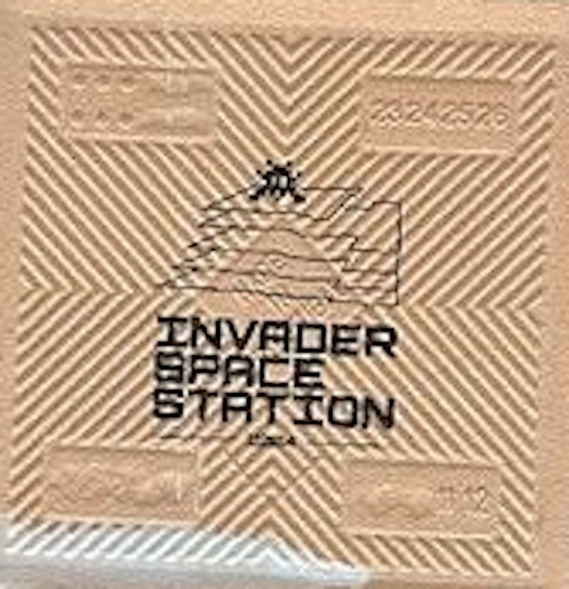 Space Invaders Tile INVADER, Space Tile - Carreau de céramique vert et blanc - 2024 ...