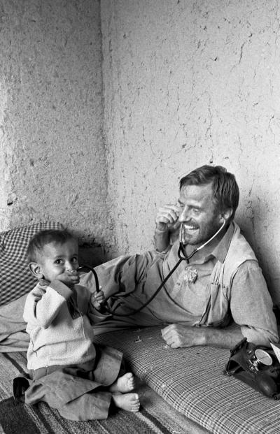 José Nicolas - Bernard Kouchner, Afghanistan, 1984 - Tirage argentique 2