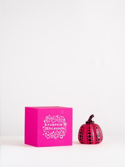 Yayoi KUSAMA - Mini Pumpkin (Black/Pink) - Résine peinte à la main 2