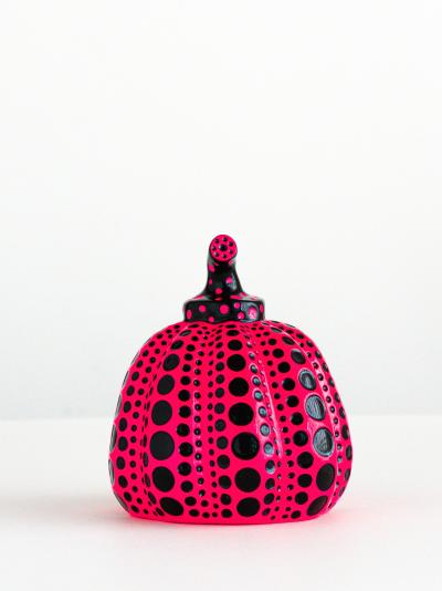 Yayoi KUSAMA - Mini Pumpkin (Black/Pink) - Résine peinte à la main 2