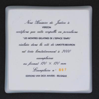 Salvador DALI  : Les montre gélatines de l’espace temps, 1989 - porcelaine signée 2