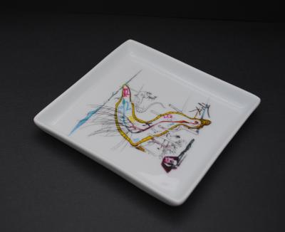 Salvador DALI  : Les montre gélatines de l’espace temps, 1989 - porcelaine signée 2