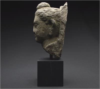 Gandhara, IIème - IVème siècle ap J. -C., Tête de Bouddha en schiste gris 2