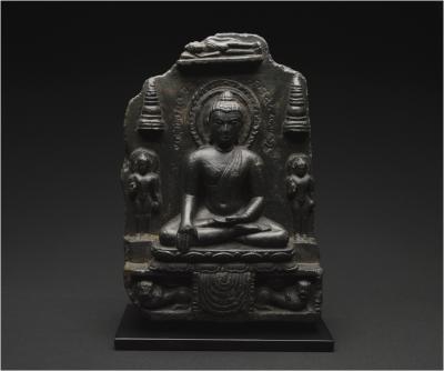 Inde, Dynastie Pala-Sena, Xème-XIIème siècle, Fragment de stèle en pierre représentant Bouddha 2