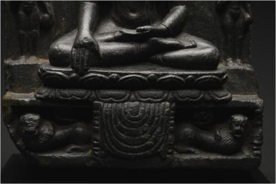 Inde, Dynastie Pala-Sena, Xème-XIIème siècle, Fragment de stèle en pierre représentant Bouddha 2