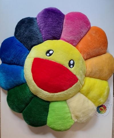 Takashi Murakami , Flower Cushion Rainbow (60 cm), Coussin en peluche 2